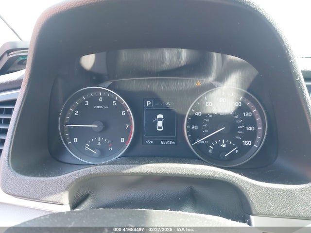 5NPD84LF2JH239961 Hyundai ELANTRA SEL