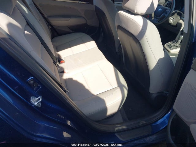 5NPD84LF2JH239961 Hyundai ELANTRA SEL