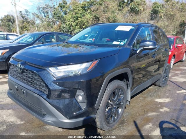 2T3A1RFV2RC429742 Toyota Rav4 Xle Premium