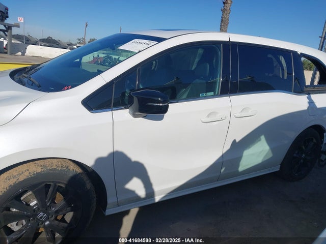 Honda Odyssey Sport 2024 5FNRL6H70RB061575 Image 15