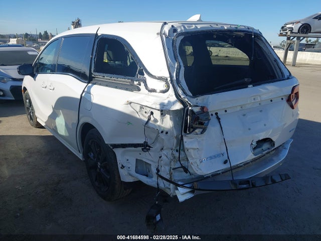 Honda Odyssey Sport 2024 5FNRL6H70RB061575 Image 3