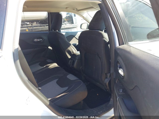 Jeep Cherokee Latitude 2014 1C4PJLCS4EW319724 Image 8