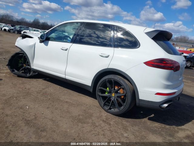 2016 PORSCHE CAYENNE WP1AA2A26GLA02503 Photo 2