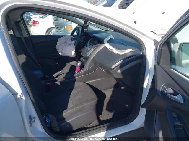 Ford FOCUS SE 2015 1FADP3K29FL288479 Image 5