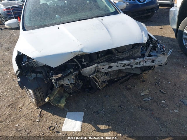 Ford FOCUS SE 2015 1FADP3K29FL288479 Image 6
