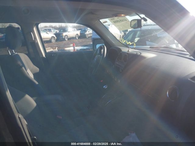 1C4NJPBB6GD703468 Jeep Patriot Sport