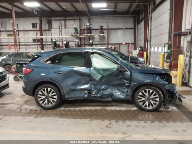 1FMCU9J97LUC12700 Ford Escape Titanium