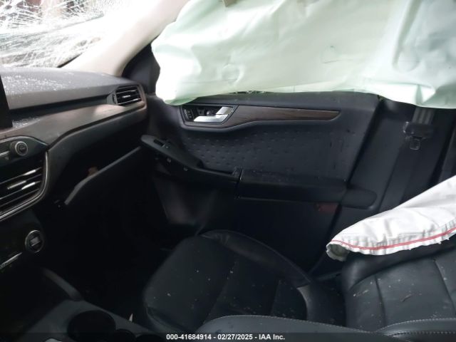 1FMCU9J97LUC12700 Ford Escape Titanium