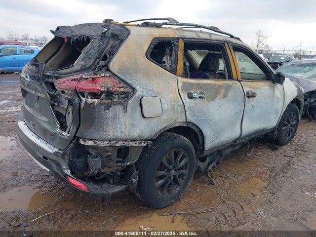 Nissan ROGUE SV 2017 5N1AT2MV7HC801057 Image 4