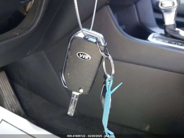 KNDPMCAC8N7957004 KIA Sportage Lx