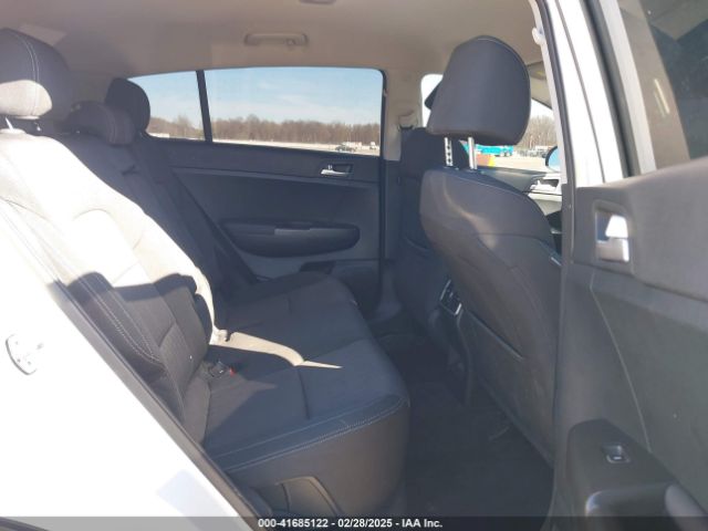 KNDPMCAC8N7957004 KIA Sportage Lx