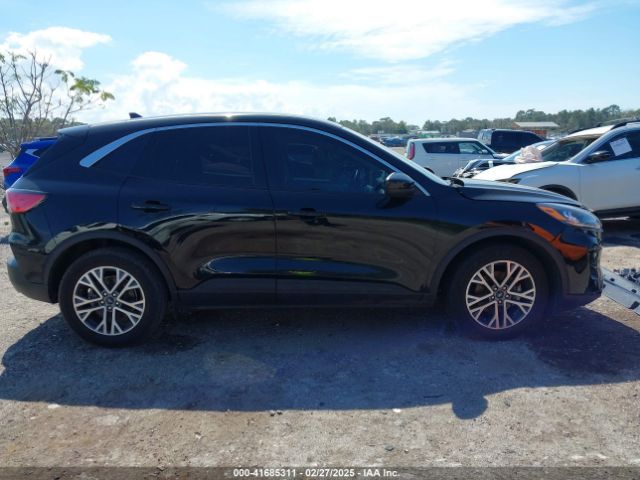1FMCU0H61NUA67745 Ford ESCAPE SEL