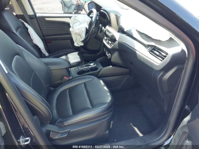 1FMCU0H61NUA67745 Ford ESCAPE SEL