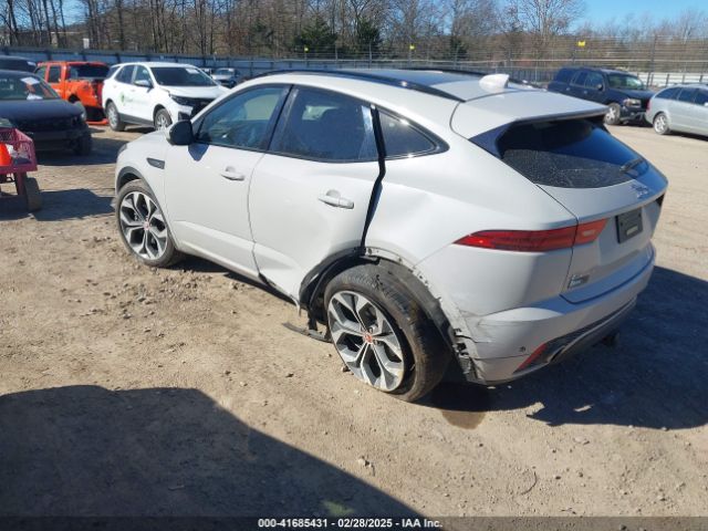 2018 JAGUAR E-PACE SADFM2GX7J1Z30491 Photo 2