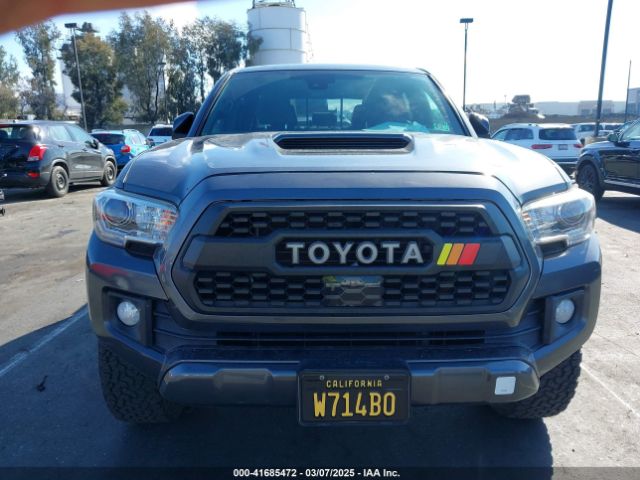3TMAZ5CN0JM077058 Toyota Tacoma Trd Sport