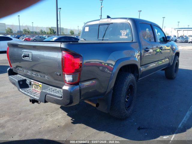 3TMAZ5CN0JM077058 Toyota Tacoma Trd Sport