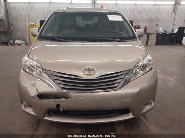 5TDYZ3DC3HS797576 Toyota Sienna Xle 8 Passenger