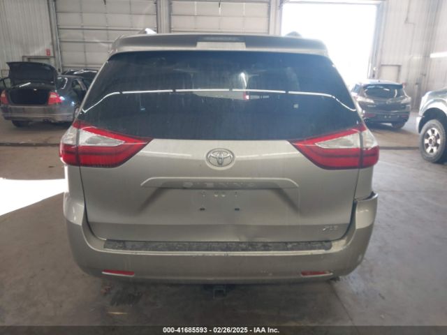 5TDYZ3DC3HS797576 Toyota Sienna Xle 8 Passenger