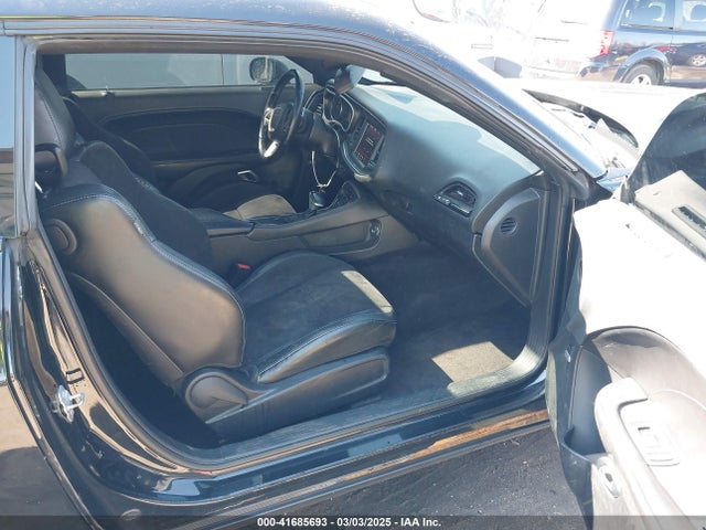2C3CDZGG9JH184249 Dodge Challenger Gt Awd