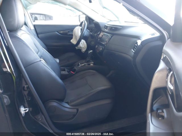 5N1AT2MTXJC832517 Nissan Rogue Sl