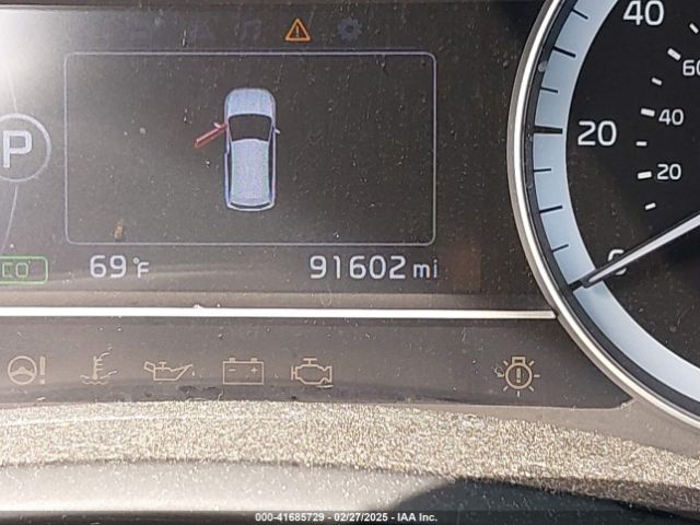 KNDCB3LC0K5276280 KIA NIRO LX