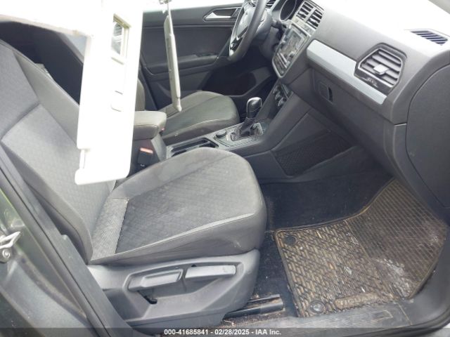 3VV0B7AX2JM011628 Volkswagen Tiguan 2.0t S