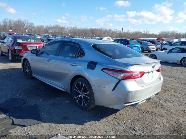 4T1B11HK1JU141098 Toyota CAMRY SE