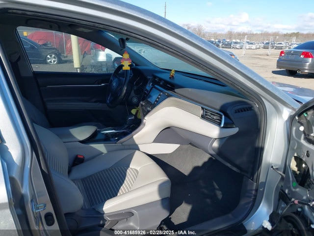 4T1B11HK1JU141098 Toyota CAMRY SE