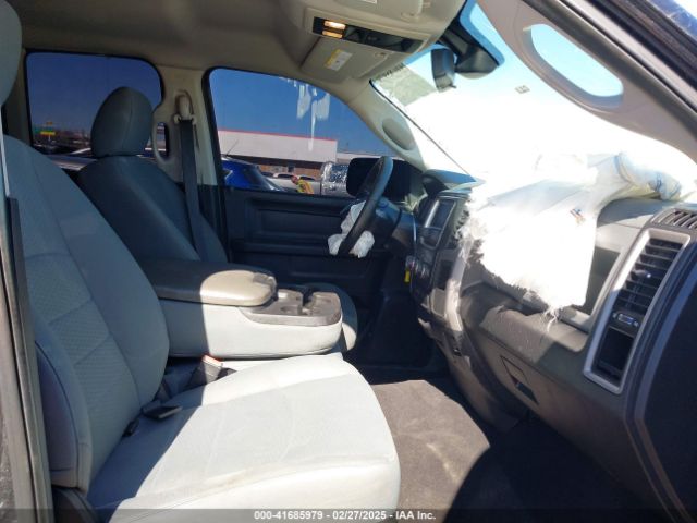 2016 RAM 1500 1C6RR6FT5GS405276 Photo 4