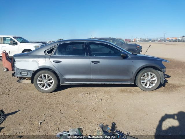 1VWAT7A39HC071640 Volkswagen Passat 1.8t S