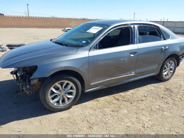 1VWAT7A39HC071640 Volkswagen Passat 1.8t S