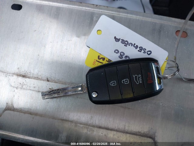 KIA SOUL + 2018 KNDJP3A58J7576231 Image 11