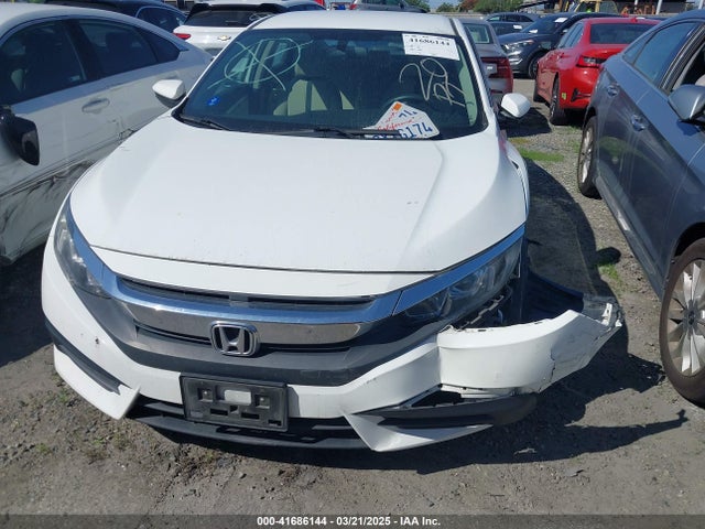 Honda Civic Lx 2018 2HGFC2F58JH603292 Image 11
