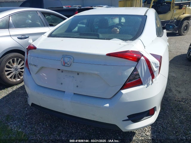 Honda Civic Lx 2018 2HGFC2F58JH603292 Image 15
