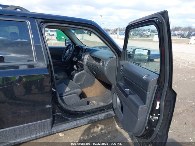 1C4NJPBA3ED818243 Jeep Patriot Altitude