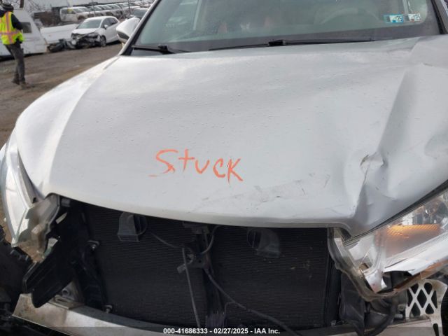 5TDBZRFH4JS492448 Toyota Highlander Le