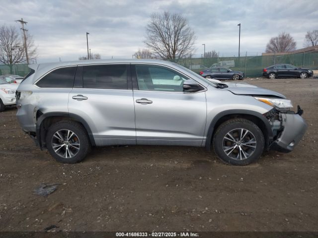 5TDBZRFH4JS492448 Toyota Highlander Le