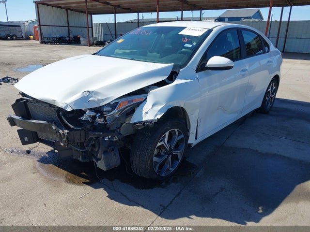 3KPF24AD7ME267985 KIA Forte Lxs