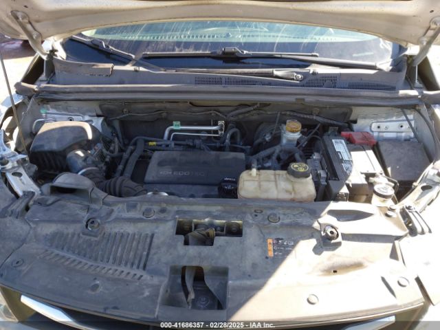 3GNCJNSB5KL196519 Chevrolet TRAX LS