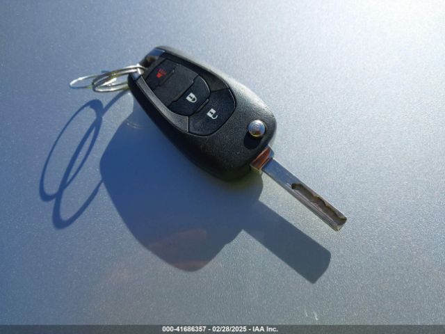 3GNCJNSB5KL196519 Chevrolet TRAX LS