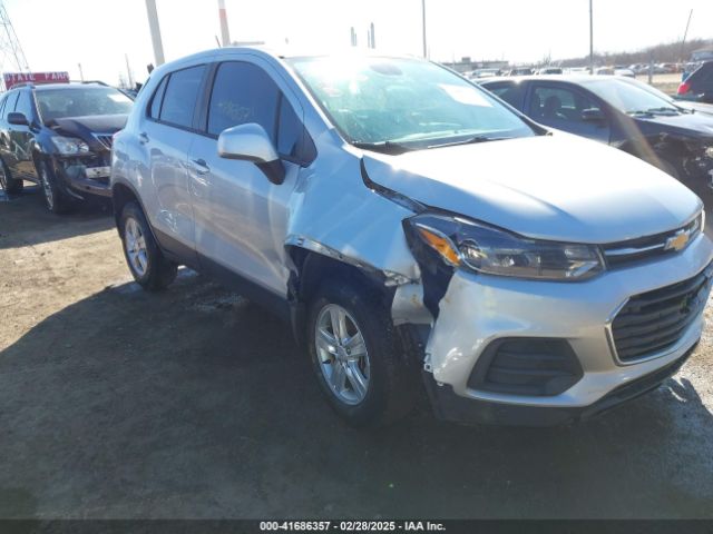 3GNCJNSB5KL196519 Chevrolet TRAX LS