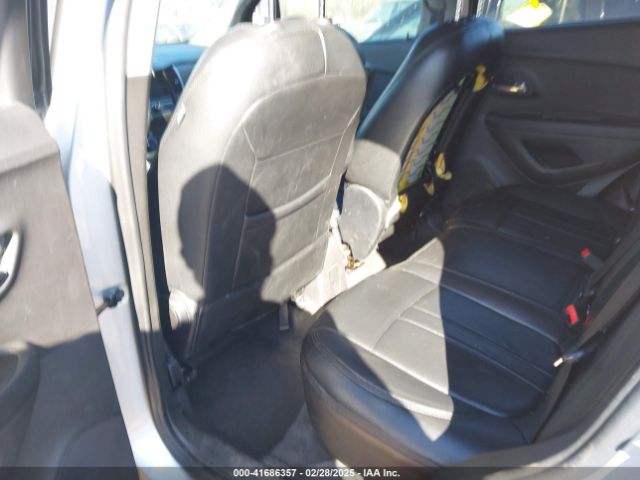3GNCJNSB5KL196519 Chevrolet TRAX LS