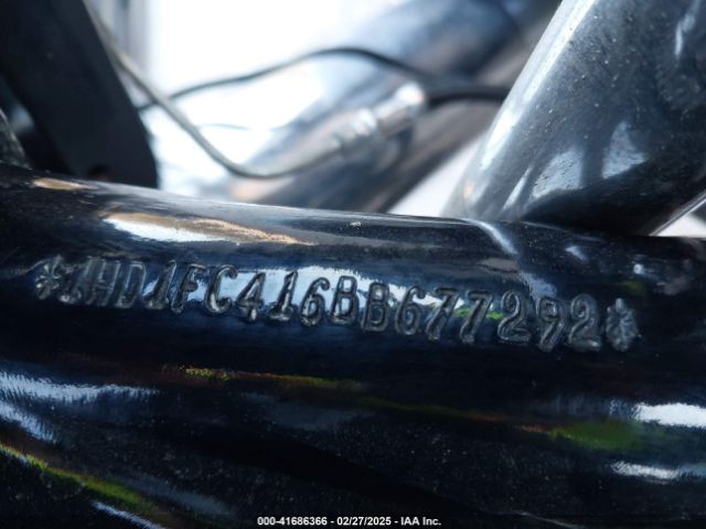 2011 HARLEY-DAVIDSON FLHTCU 1HD1FC416BB677292 Photo 9