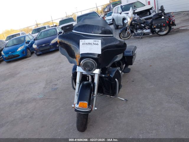 2011 HARLEY-DAVIDSON FLHTCU 1HD1FC416BB677292 Photo 4