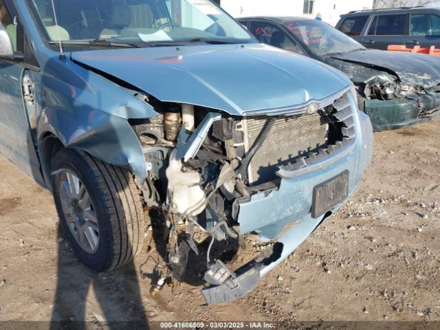 2010 CHRYSLER TOWN & COUNTRY 2A4RR6DX9AR153422 Photo 5