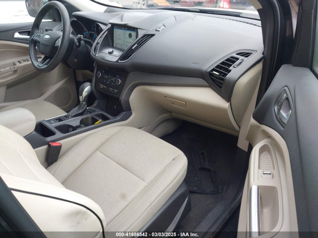 1FMCU9G91KUC08423 Ford ESCAPE SE
