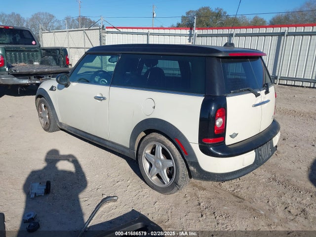 2009 MINI COOPER CLUBMAN WMWML33509TX34843 Photo 2