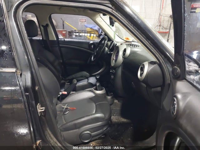 2011 MINI COOPER S COUNTRYMAN WMWZC5C56BWM10043 Photo 4