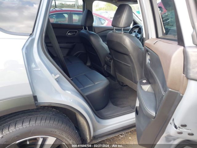 JN8AT3CA1MW028852 Nissan Rogue Sl Fwd