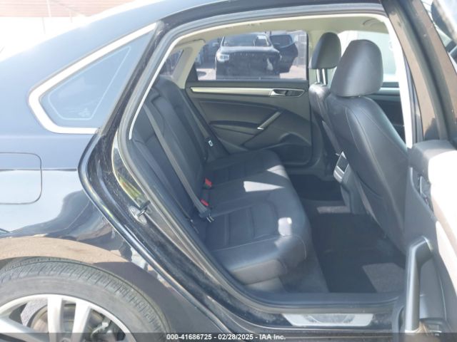 1VWDT7A31HC082161 Volkswagen Passat 1.8t R-line